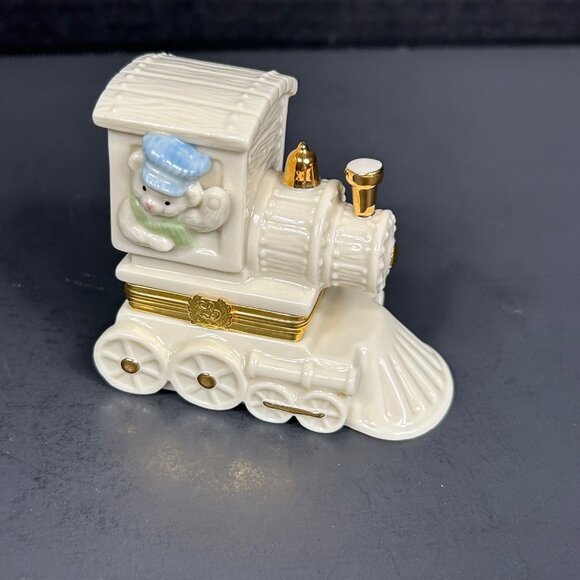 Lenox All Aboard Treasure Box Train With Gold Accents & Bear Conductor - Picture 10 of 14